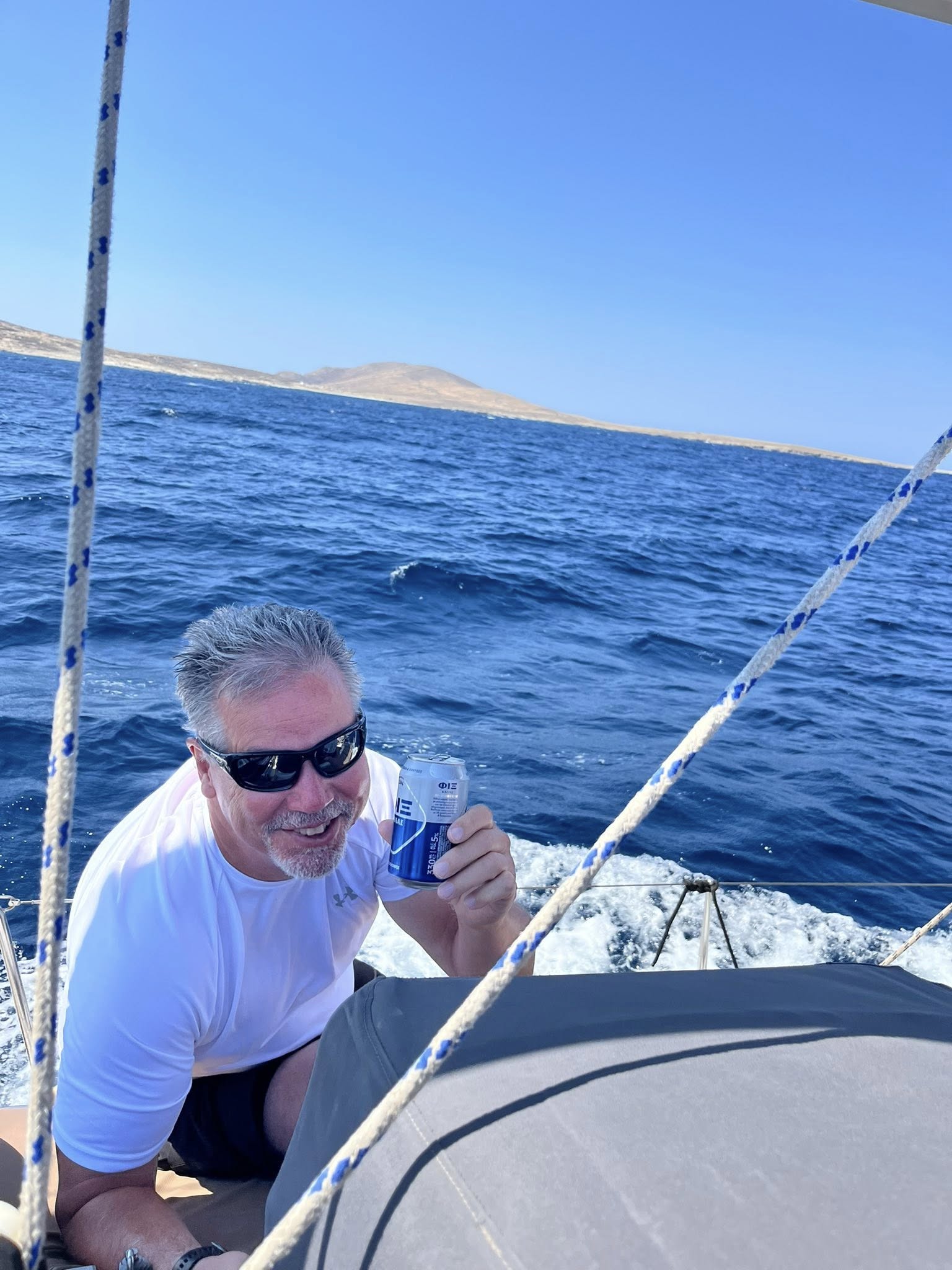 Terry hanging on Rineia sailing